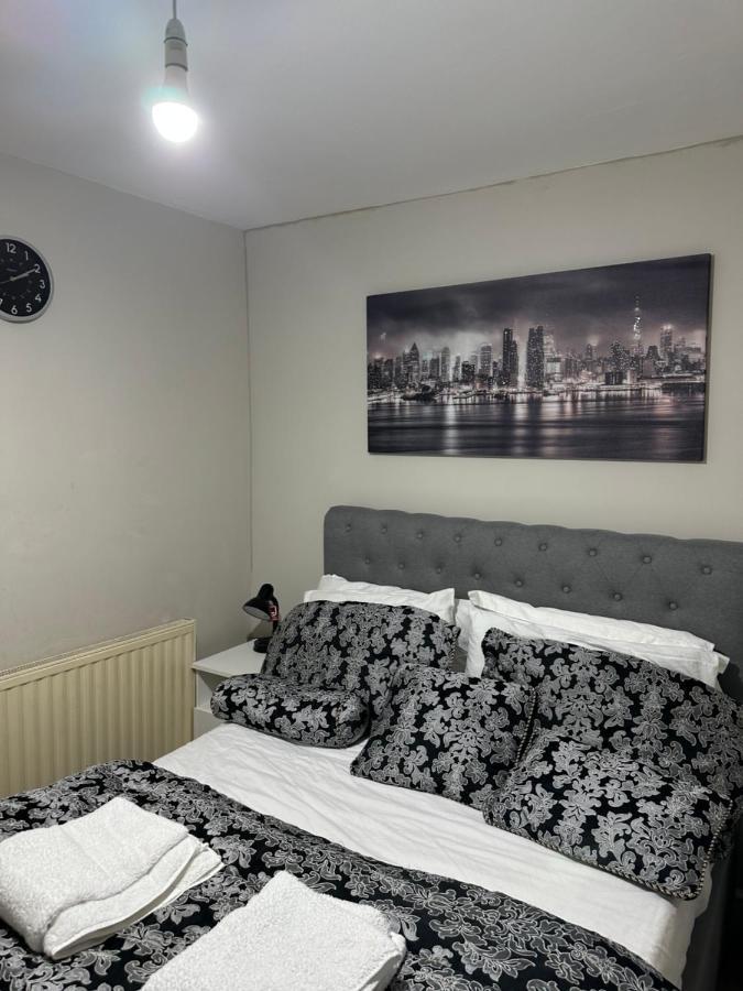 לונדון Beautiful Hoe Street First Floor One Bedroom Apartment B Walthamstow מראה חיצוני תמונה