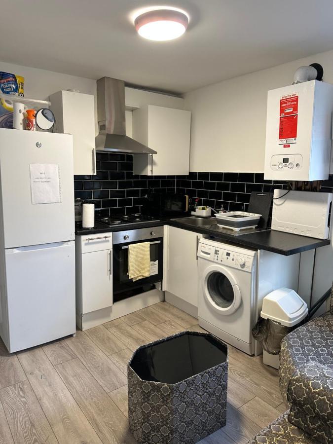 לונדון Beautiful Hoe Street First Floor One Bedroom Apartment B Walthamstow מראה חיצוני תמונה