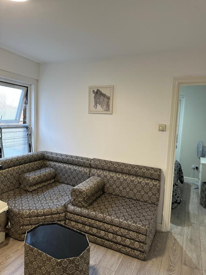 לונדון Beautiful Hoe Street First Floor One Bedroom Apartment B Walthamstow מראה חיצוני תמונה